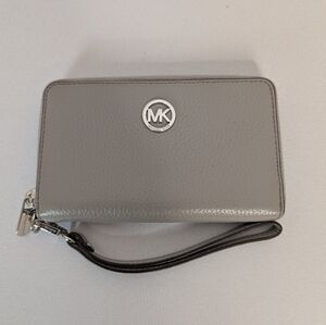 Michael Kors Light Gray Wristlet Wallet EUC